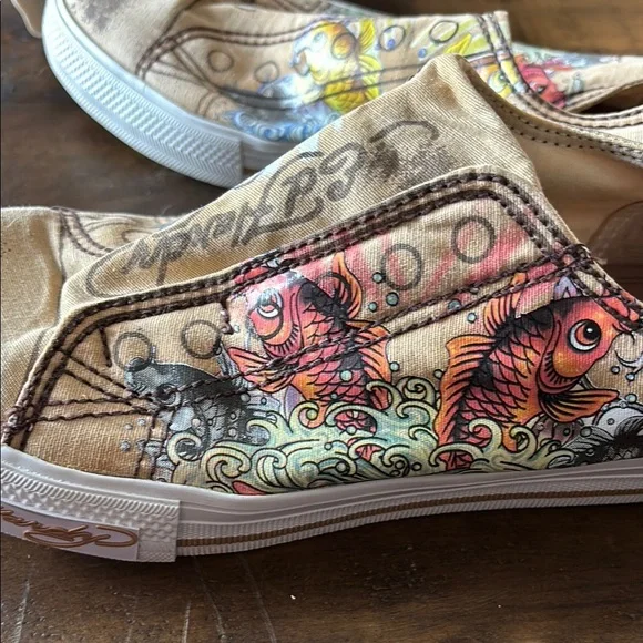 Ed Hardy Cream and Red Sneakers with Artistic Flair - Picture 4 of 8